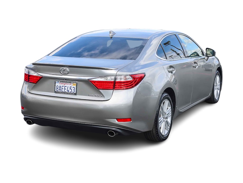 Thumbnail: 2015 Lexus ES - 16
