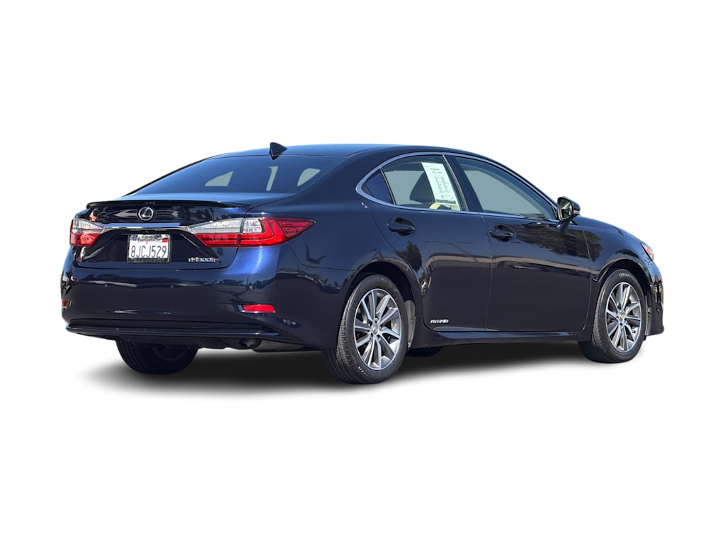 Thumbnail: 2016 Lexus ES - 16