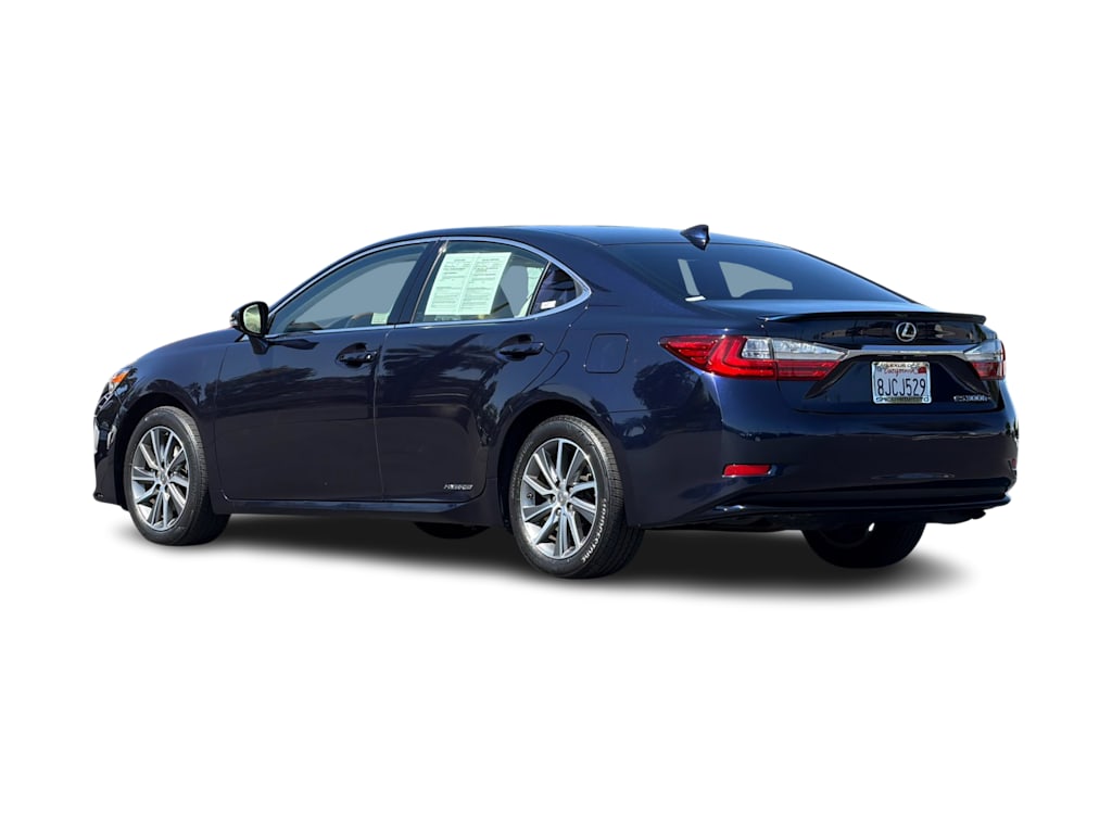 Thumbnail: 2016 Lexus ES - 4