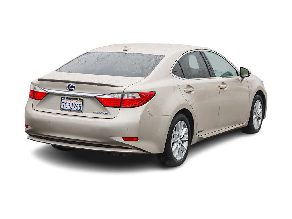 2014 Lexus ES Hybrid 300h 17