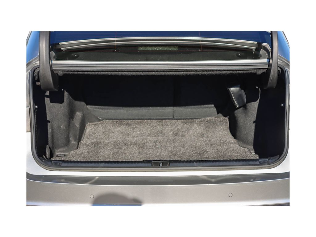 Thumbnail: 2021 Lexus IS - 15