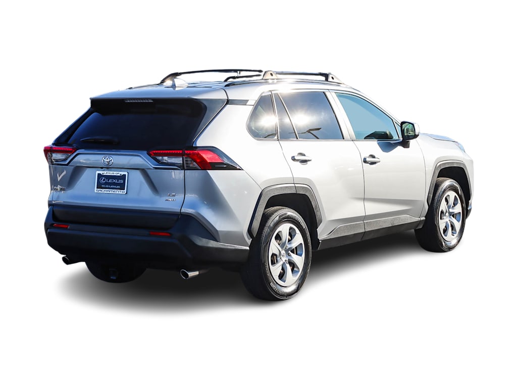 2019 Toyota RAV4 LE 16