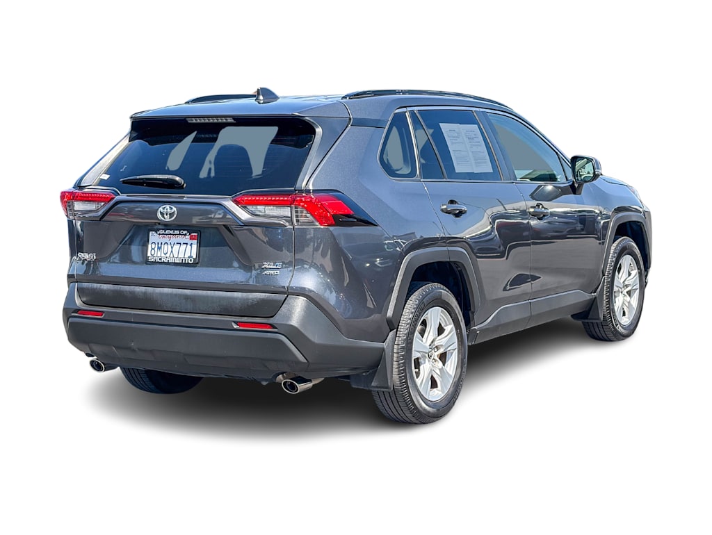 Thumbnail: 2019 Toyota RAV4 - 17