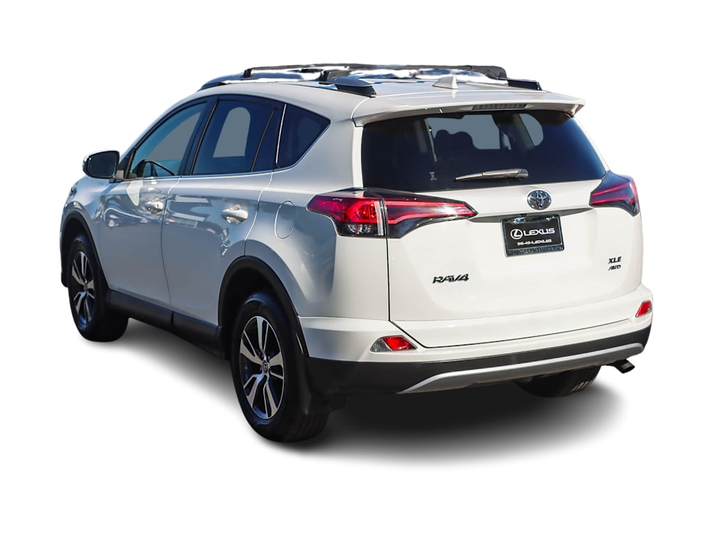 Thumbnail: 2018 Toyota RAV4 - 3