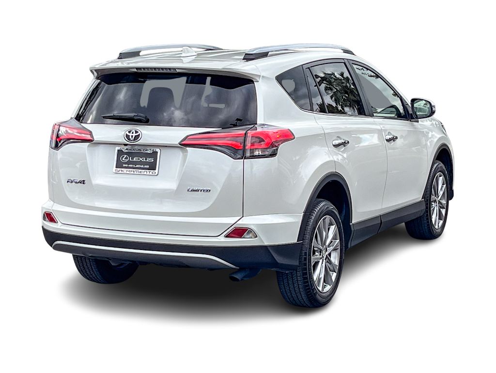Thumbnail: 2018 Toyota RAV4 - 17