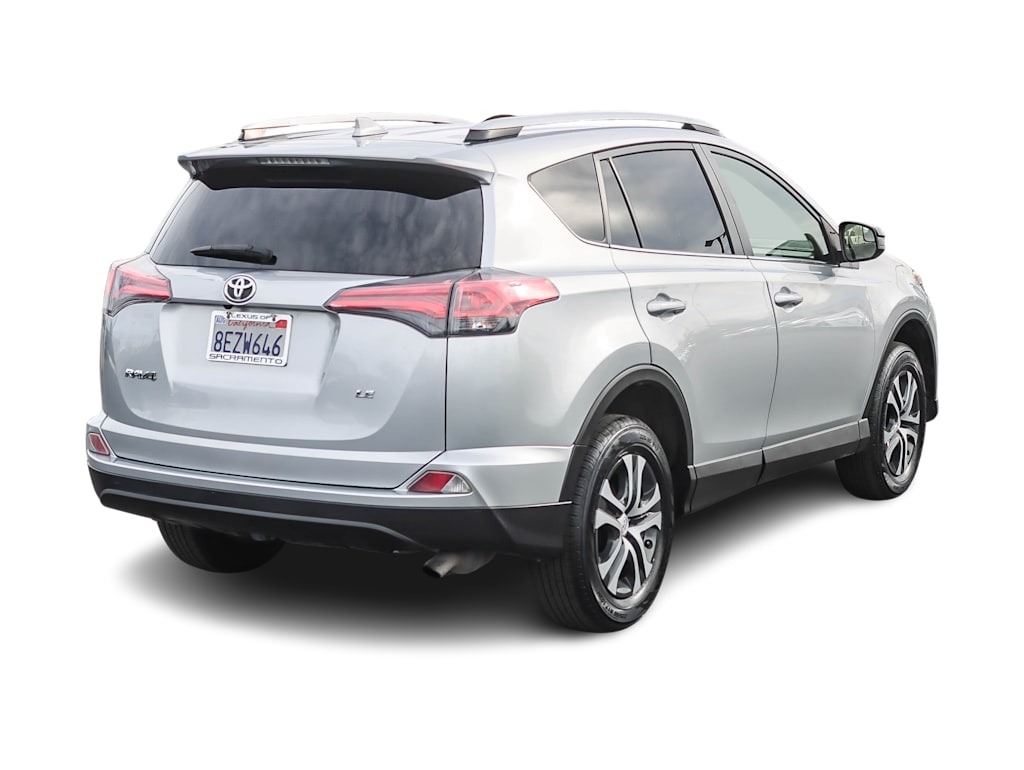 Thumbnail: 2018 Toyota RAV4 - 17