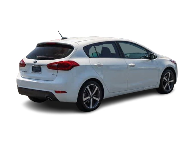 Thumbnail: 2017 Kia Forte - 16
