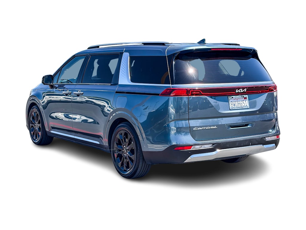 Thumbnail: 2022 Kia Carnival - 3