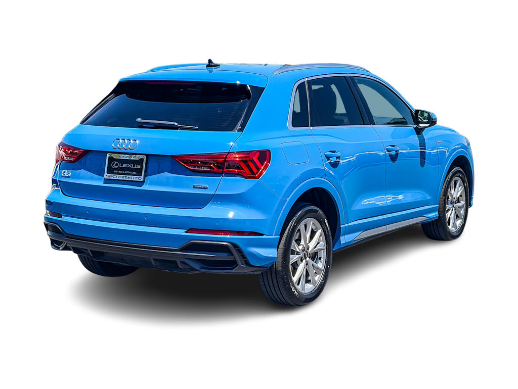Thumbnail: 2022 Audi Q3 - 16