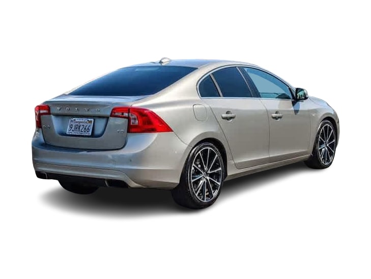 Thumbnail: 2016 Volvo S60 - 17