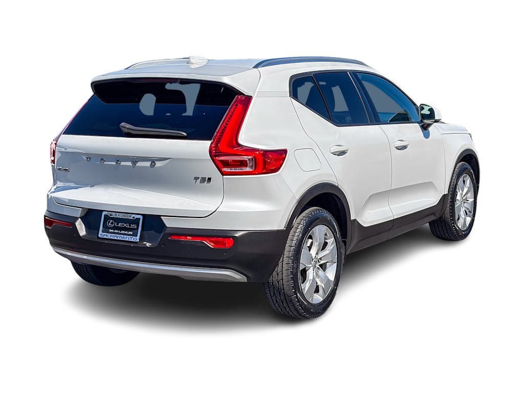 Thumbnail: 2021 Volvo XC40 - 16