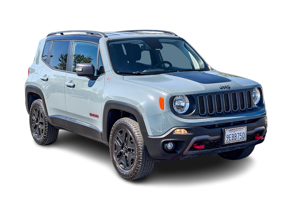 Thumbnail: 2018 Jeep Renegade - 17