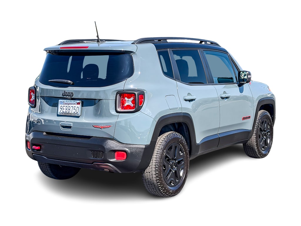 Thumbnail: 2018 Jeep Renegade - 16