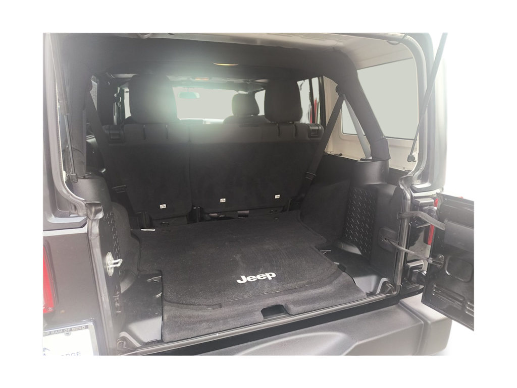 Thumbnail: 2017 Jeep Wrangler - 14