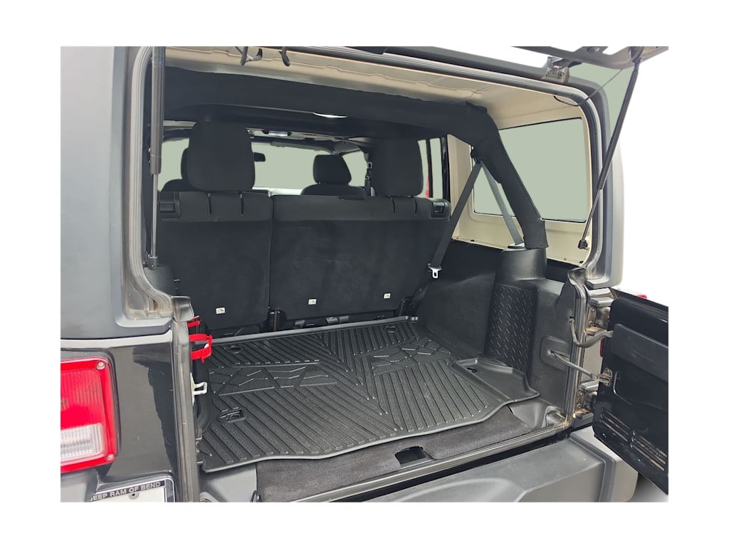 Thumbnail: 2015 Jeep Wrangler - 15