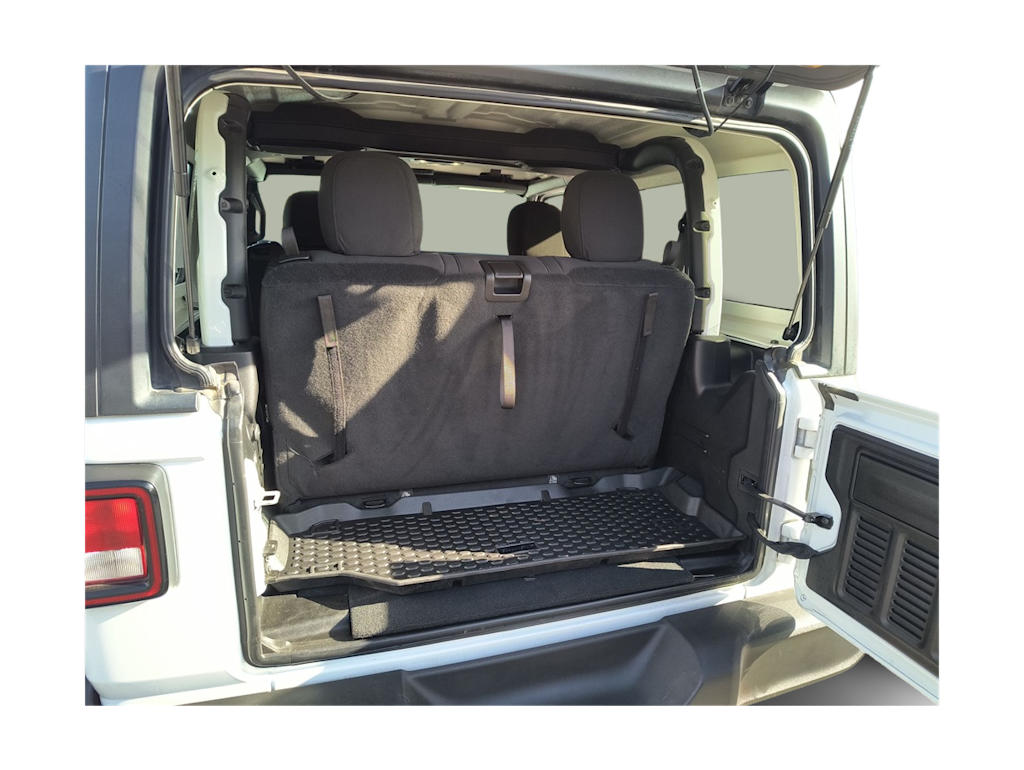 Thumbnail: 2022 Jeep Wrangler - 14