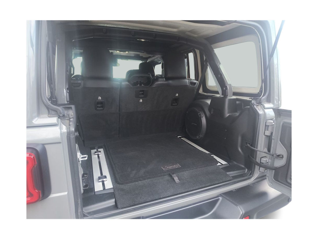 Thumbnail: 2022 Jeep Wrangler - 14