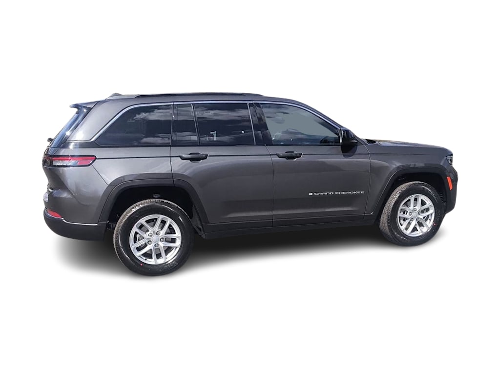 2025 Jeep Grand Cherokee Laredo 19