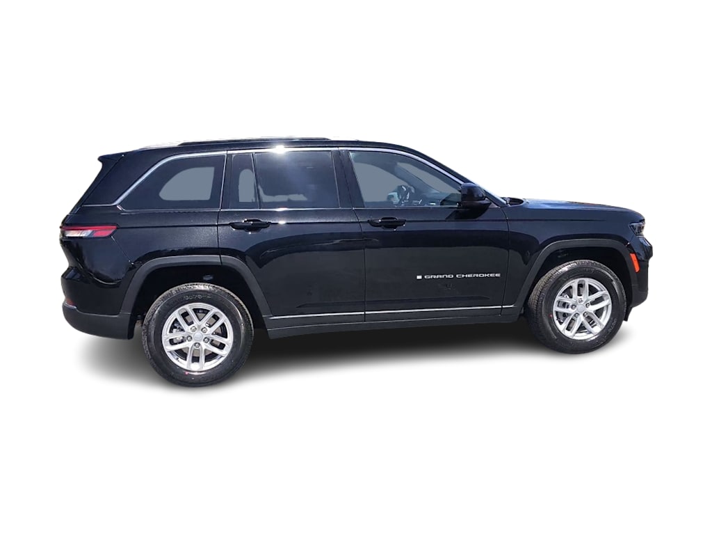 2025 Jeep Grand Cherokee Laredo 18