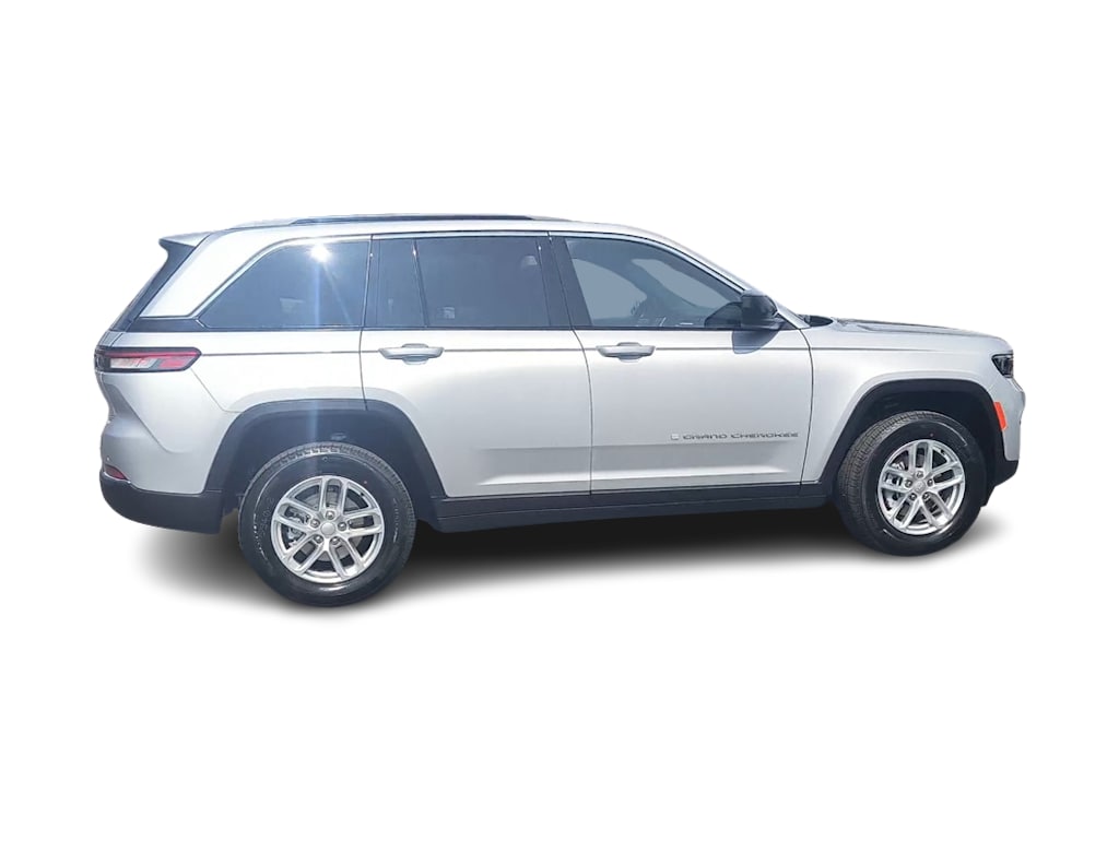 2025 Jeep Grand Cherokee Laredo 19