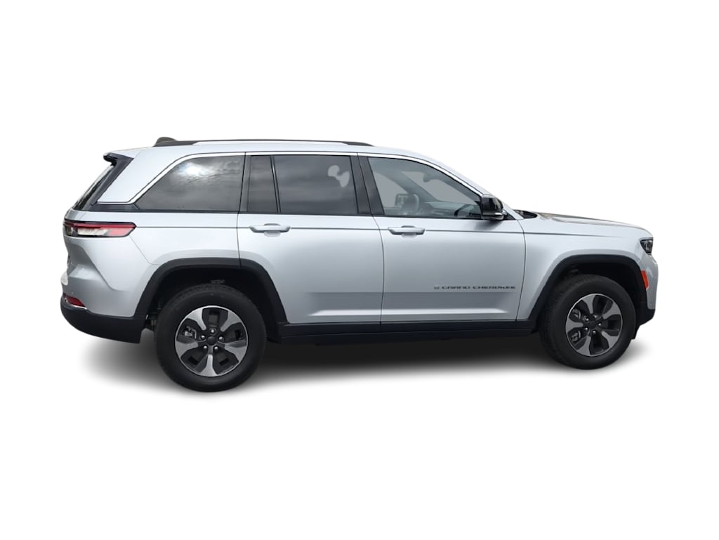 Thumbnail: 2022 Jeep Grand Cherokee - 16