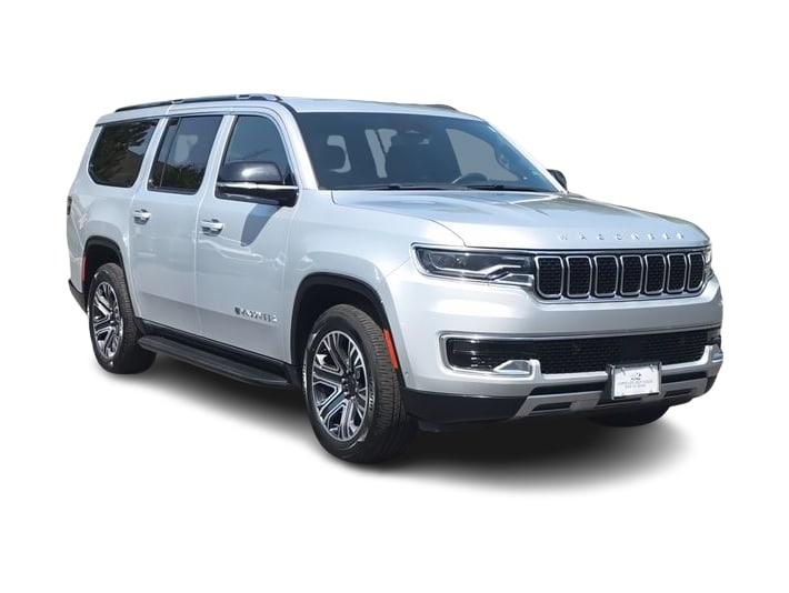Thumbnail: 2023 Jeep Wagoneer - 14