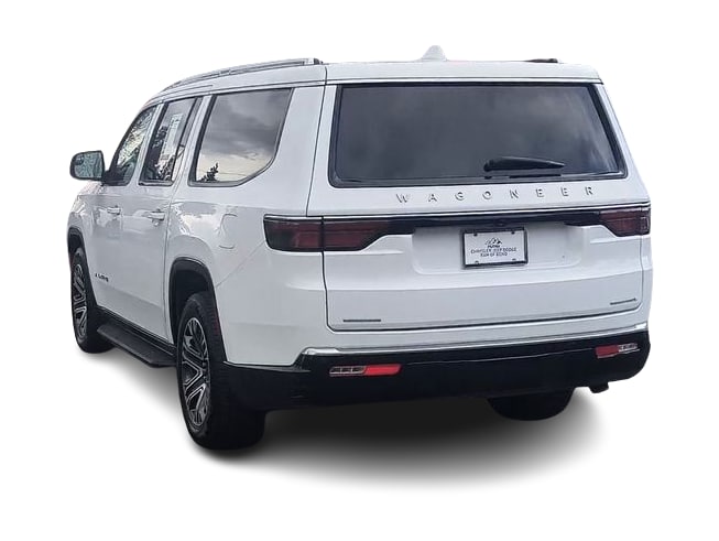 Thumbnail: 2023 Jeep Wagoneer - 16