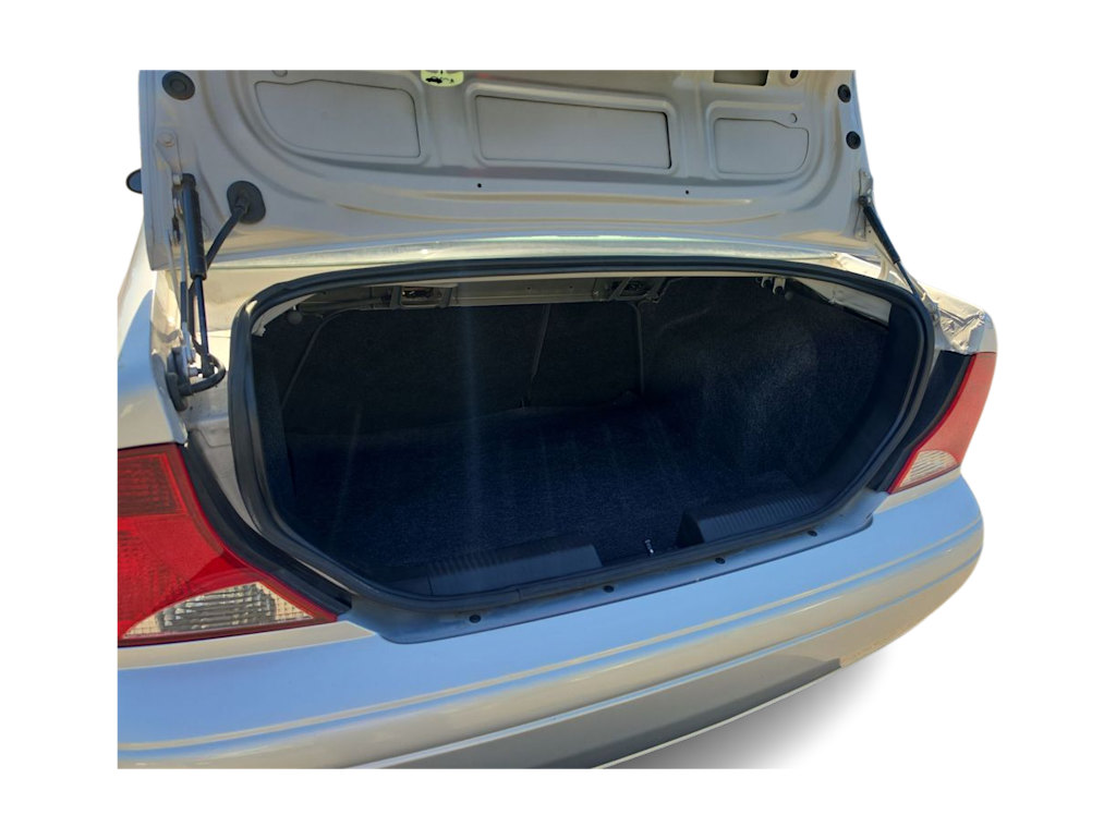 Thumbnail: 2003 Ford Focus - 13