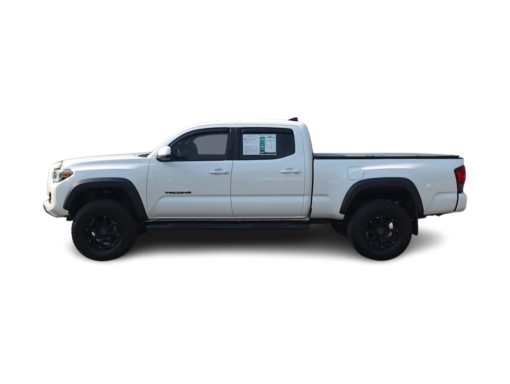 Thumbnail: 2019 Toyota Tacoma - 3
