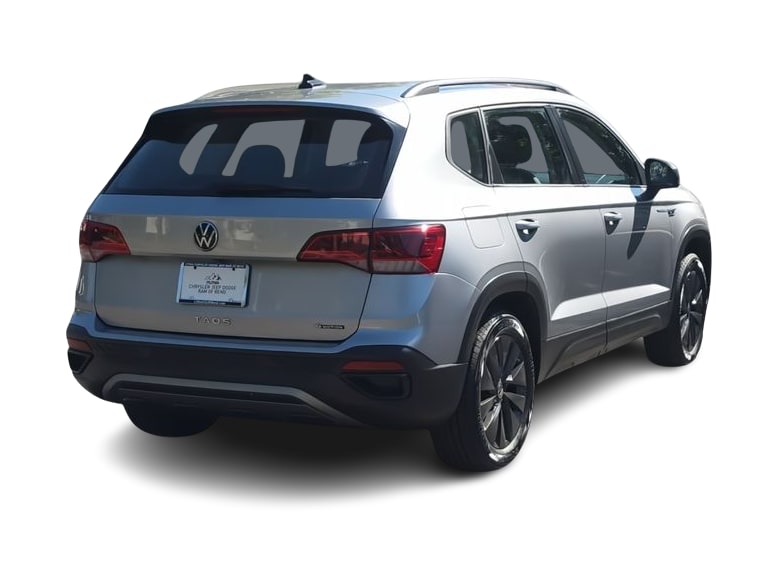 Thumbnail: 2022 Volkswagen Taos - 17