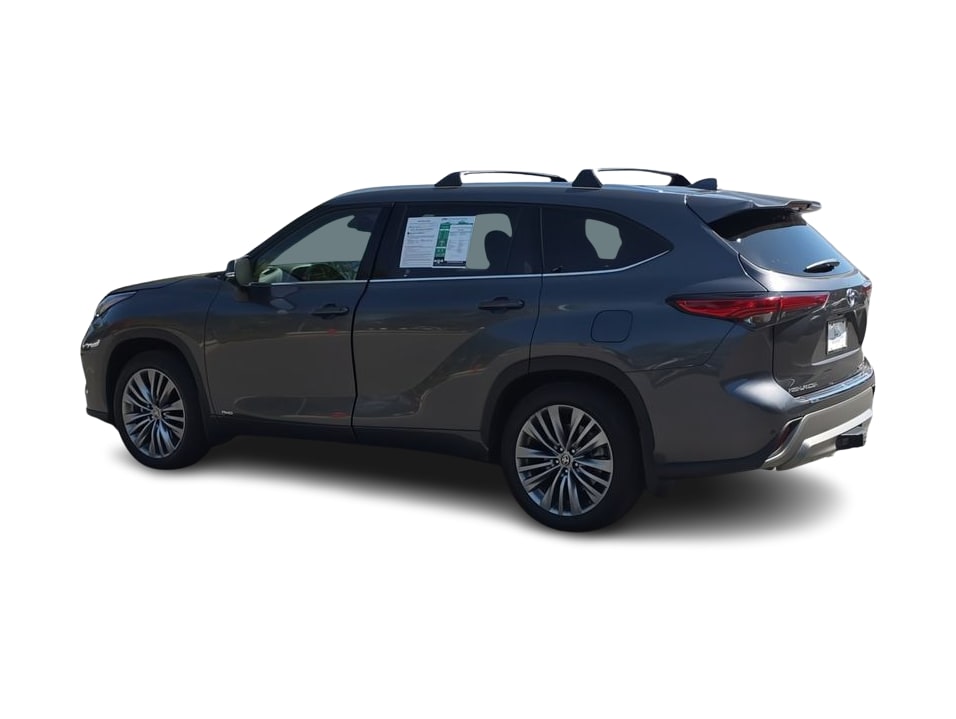 Thumbnail: 2022 Toyota Highlander - 17