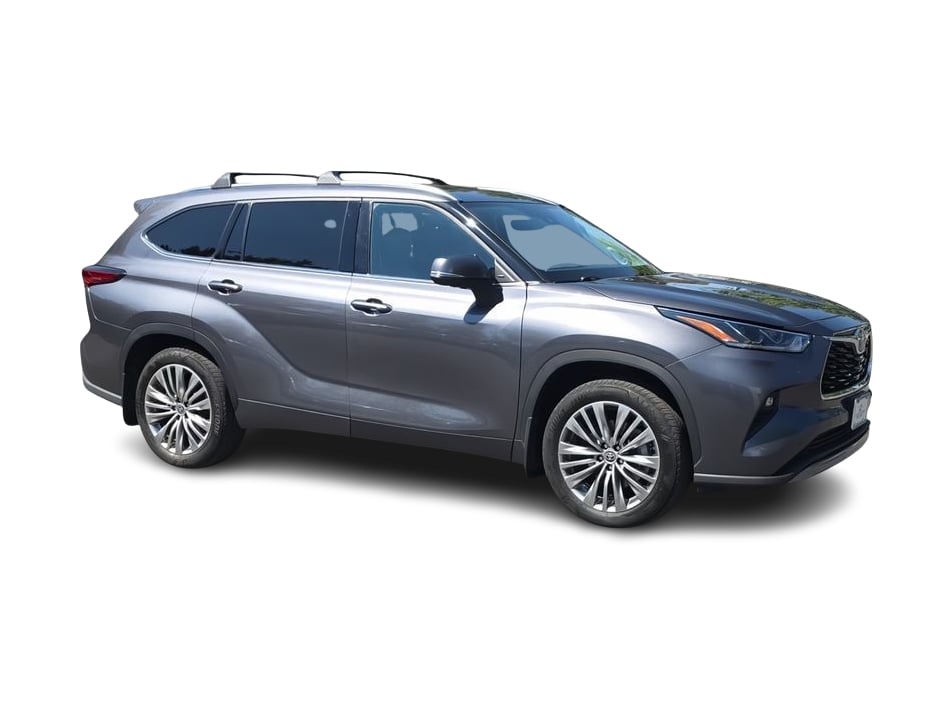 Thumbnail: 2022 Toyota Highlander - 15