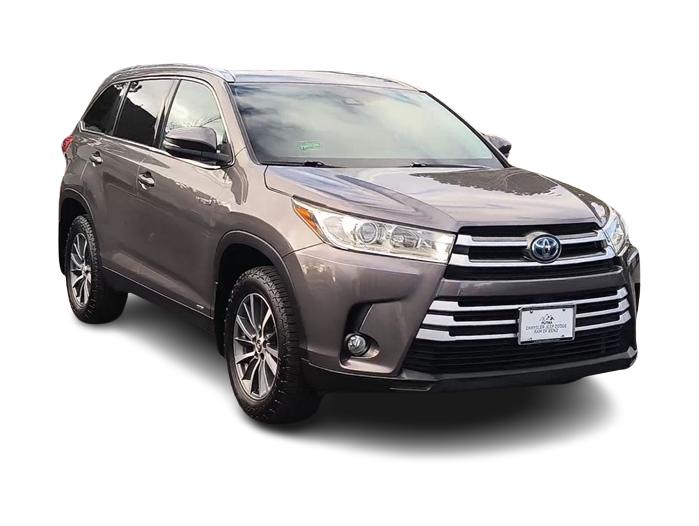 Thumbnail: 2019 Toyota Highlander - 16