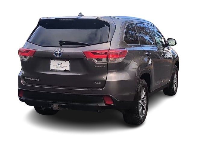 Thumbnail: 2019 Toyota Highlander - 18