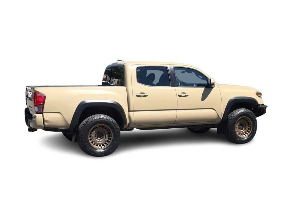 Thumbnail: 2018 Toyota Tacoma - 19