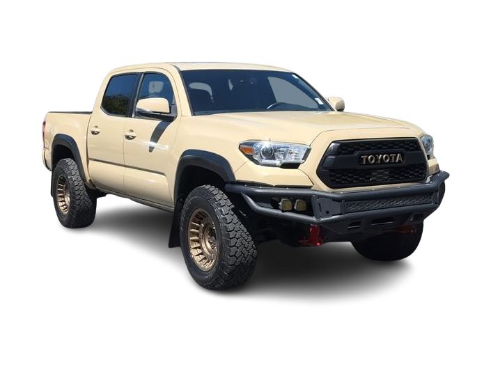 Thumbnail: 2018 Toyota Tacoma - 15