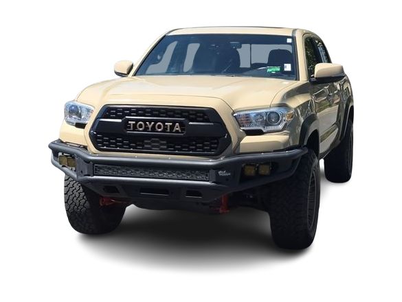Thumbnail: 2018 Toyota Tacoma - 4