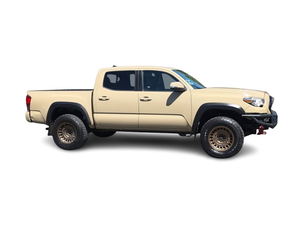 Thumbnail: 2018 Toyota Tacoma - 14