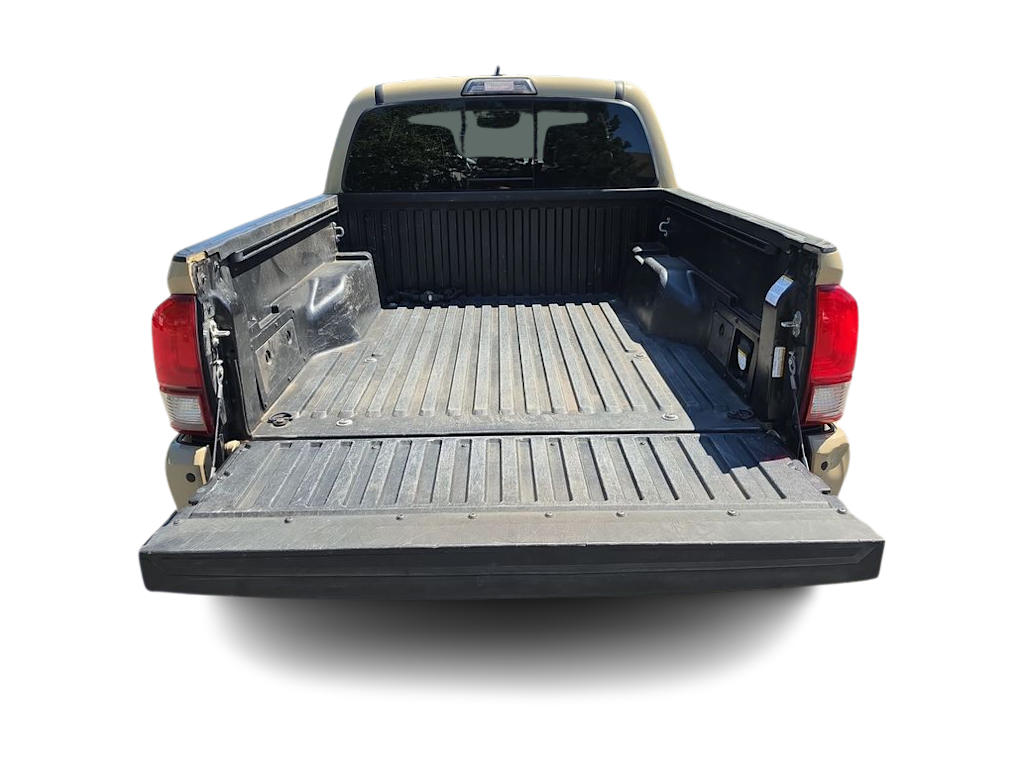 Thumbnail: 2018 Toyota Tacoma - 13