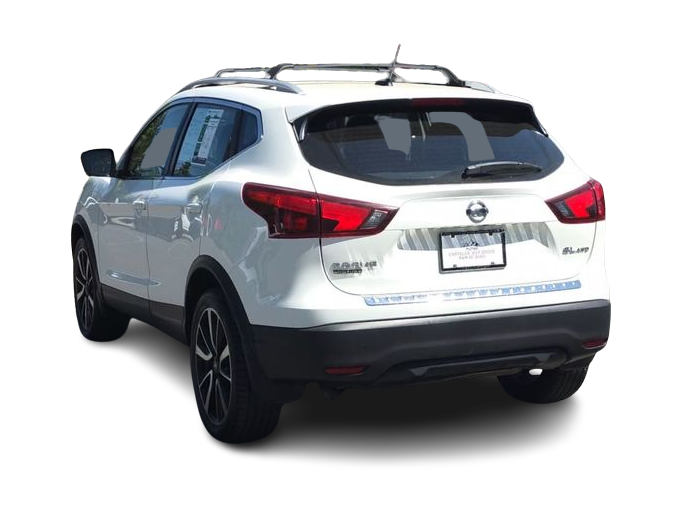 Thumbnail: 2017 Nissan Rogue Sport - 4