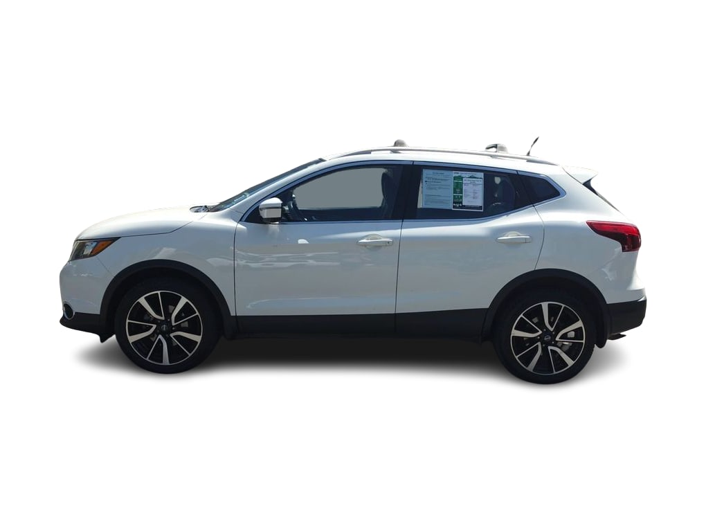 Thumbnail: 2017 Nissan Rogue Sport - 3