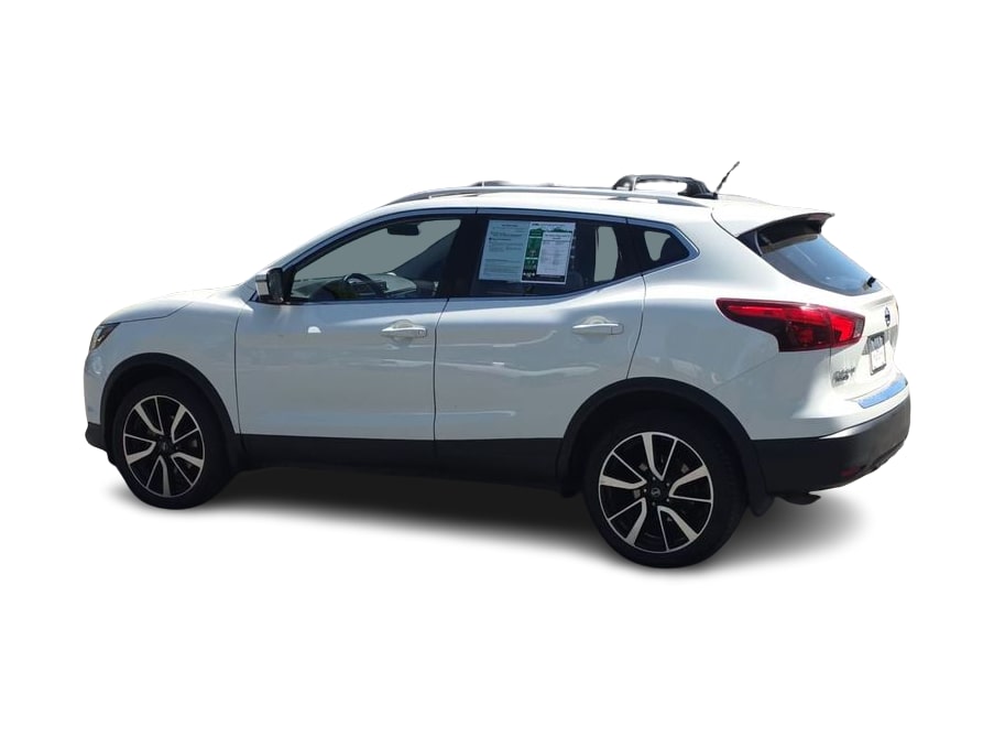 Thumbnail: 2017 Nissan Rogue Sport - 17