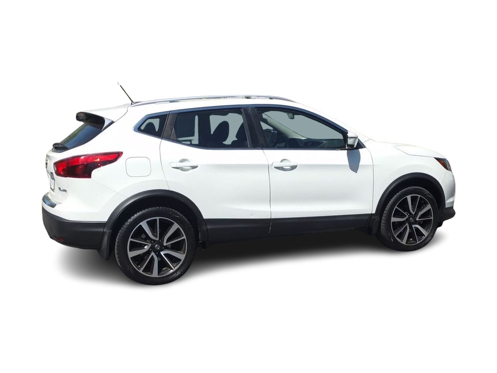 Thumbnail: 2017 Nissan Rogue Sport - 19