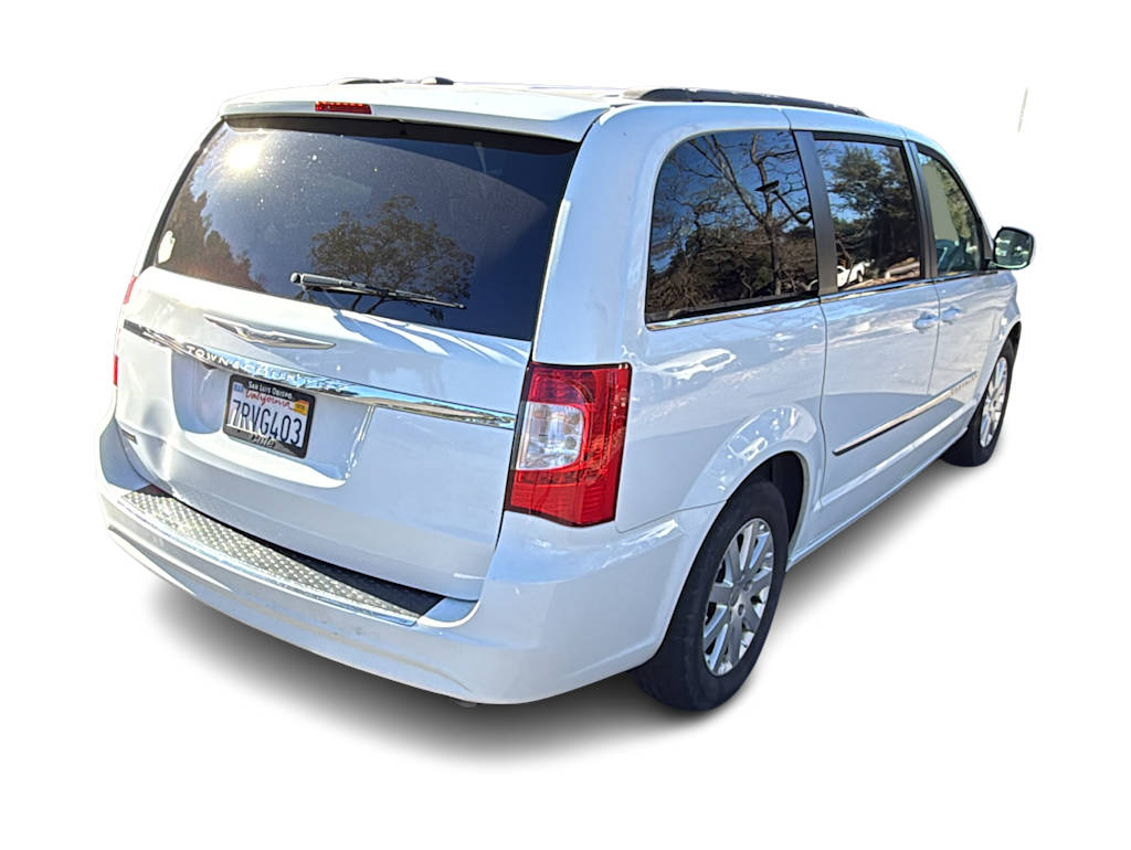 2016 Chrysler Town & Country Touring 16