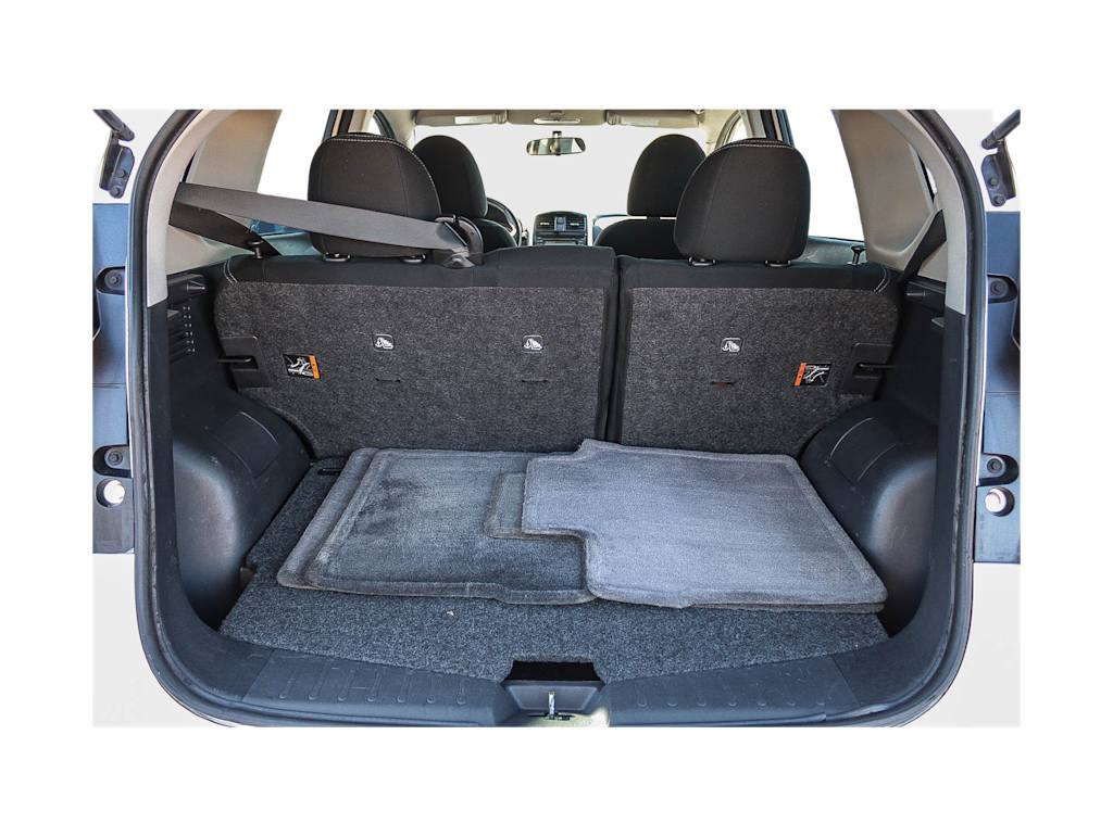 Thumbnail: 2015 Nissan Versa Note - 17