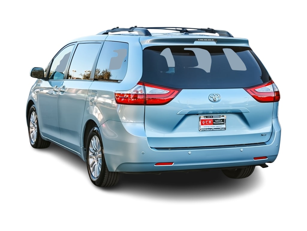 Thumbnail: 2015 Toyota Sienna - 3