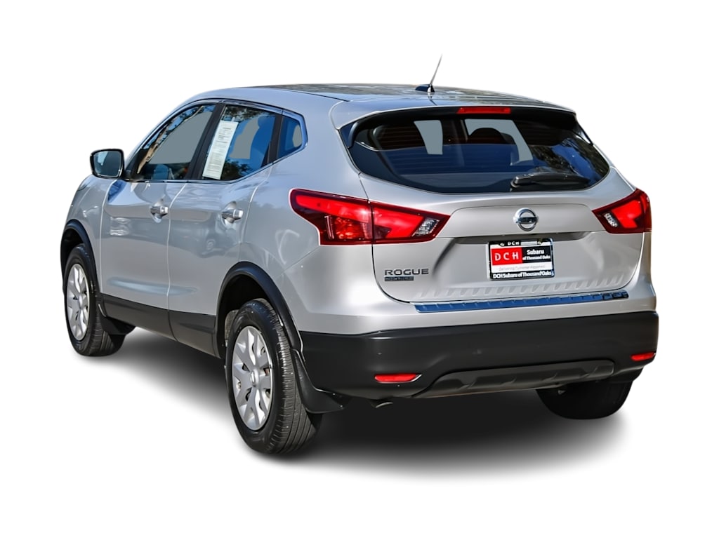 Thumbnail: 2018 Nissan Rogue Sport - 3