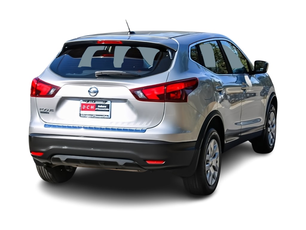 Thumbnail: 2018 Nissan Rogue Sport - 19