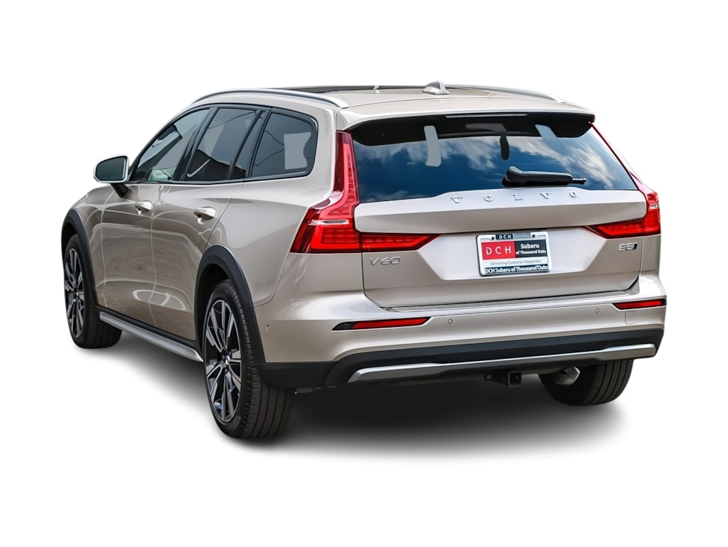 Thumbnail: 2025 Volvo V60 - 3