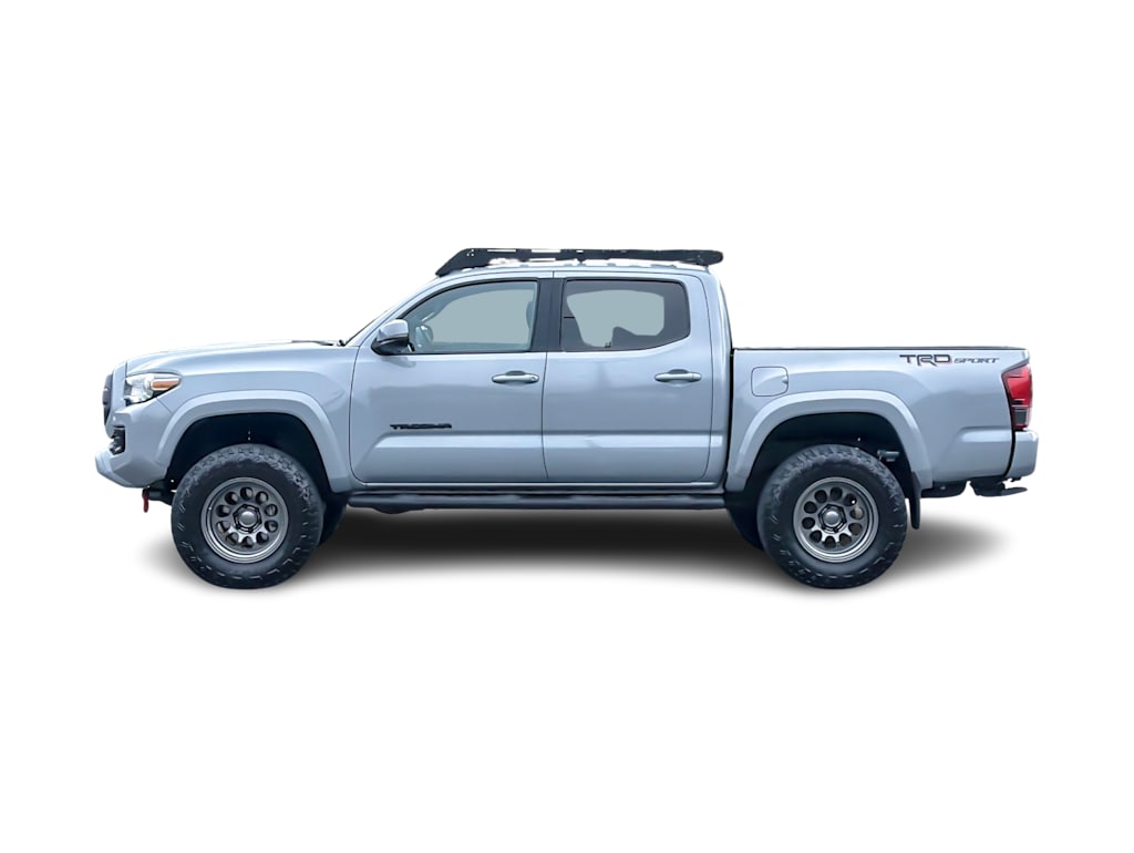 Thumbnail: 2019 Toyota Tacoma - 3